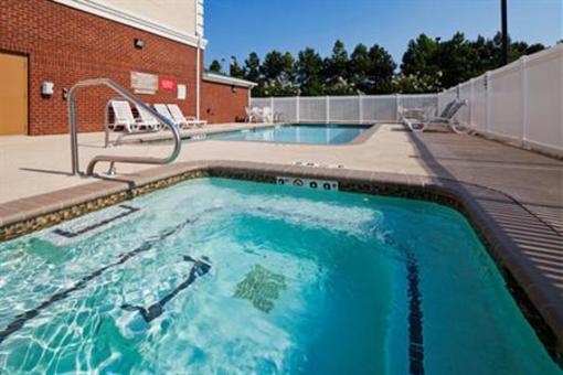 фото отеля Country Inn & Suites Bessemer