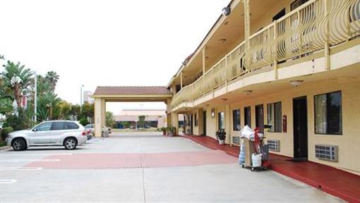 фото отеля Del Amo Inn