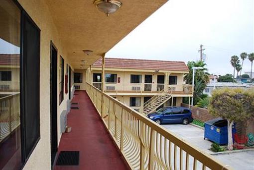 фото отеля Del Amo Inn