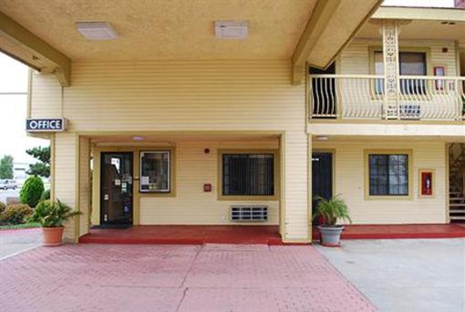 фото отеля Del Amo Inn