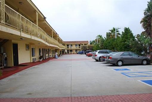 фото отеля Del Amo Inn
