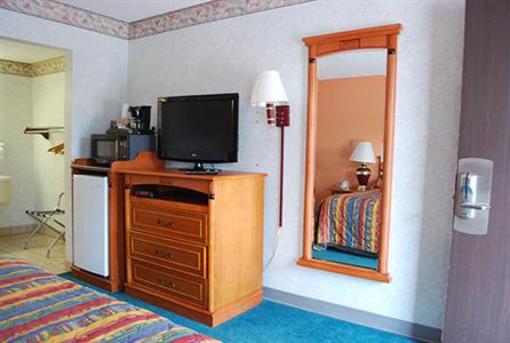 фото отеля Del Amo Inn