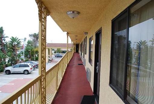 фото отеля Del Amo Inn