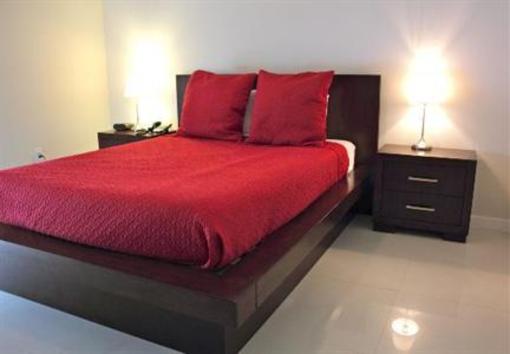 фото отеля Habitat Apartments Miami