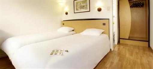 фото отеля Hotel Campanile Clermont Ferrand Le Brezet