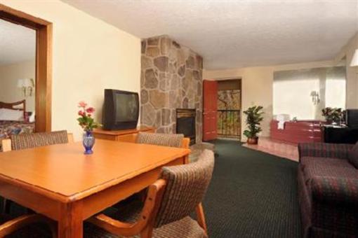 фото отеля Ramada Pigeon Forge - Parkway