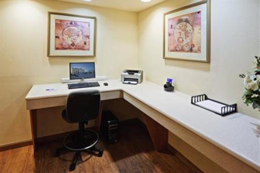 фото отеля Holiday Inn Express Tulsa - Downtown Area