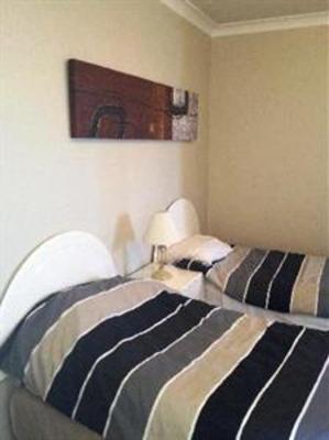 фото отеля Surfers Hawaiian Apartments Gold Coast