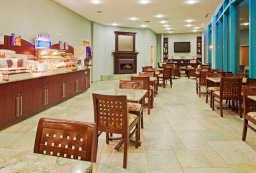 фото отеля Holiday Inn Express Pensacola Beach