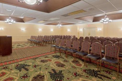 фото отеля Holiday Inn Leesburg At Carradoc Hall