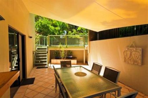 фото отеля Little Cove Court