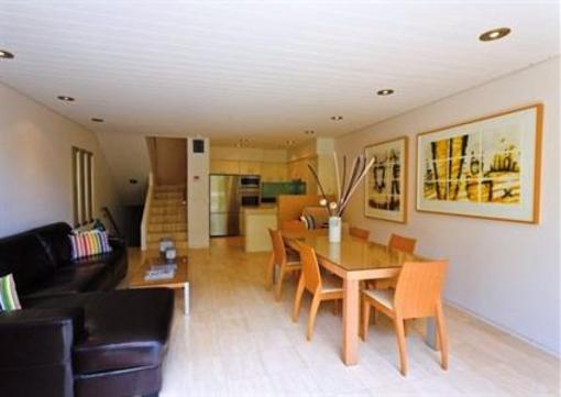 фото отеля Little Cove Court