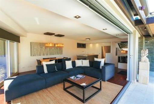 фото отеля Little Cove Court