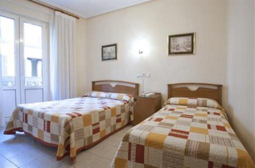 фото отеля Hostal Maria Luisa Madrid