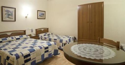 фото отеля Hostal Maria Luisa Madrid