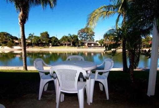фото отеля Isle of Palms Resort Gold Coast