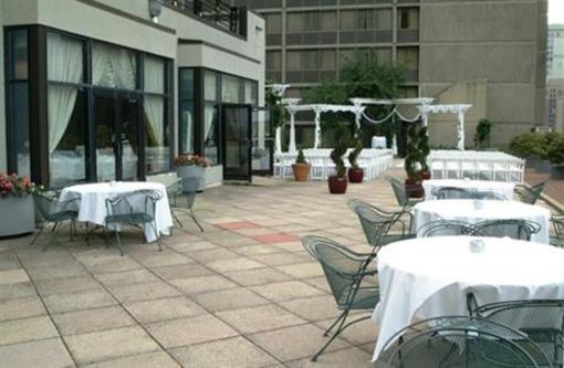 фото отеля Embassy Suites Hotel Cleveland Downtown