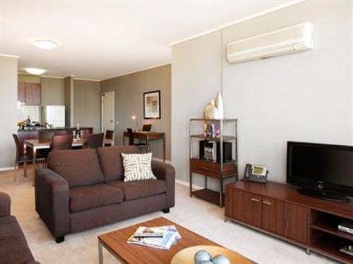 фото отеля Melbourne Short Stay Apartments