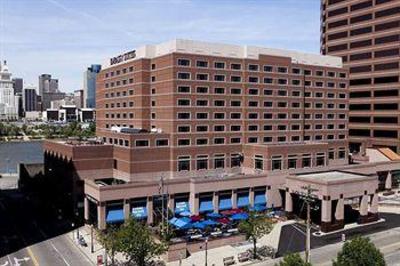 фото отеля Embassy Suites Hotel Cincinnati - Rivercenter / Covington