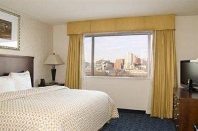 фото отеля Embassy Suites Hotel Cincinnati - Rivercenter / Covington