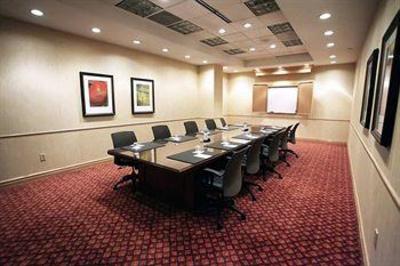 фото отеля Embassy Suites Hotel Cincinnati - Rivercenter / Covington