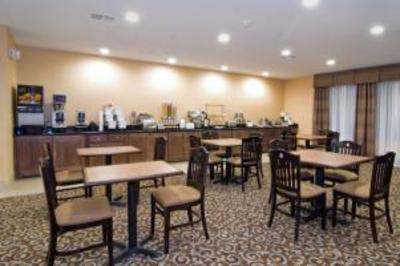 фото отеля BEST WESTERN Bastrop Pines Inn