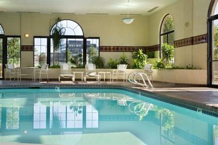 фото отеля Embassy Suites Kansas City - International Airport