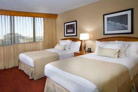 фото отеля Embassy Suites Kansas City - International Airport