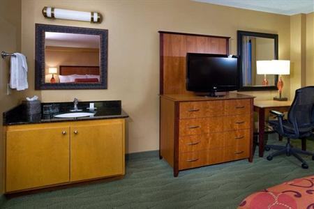 фото отеля Embassy Suites Kansas City - International Airport