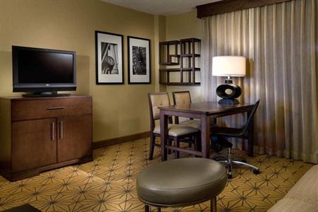 фото отеля Embassy Suites Kansas City - International Airport