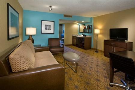 фото отеля Embassy Suites Kansas City - International Airport