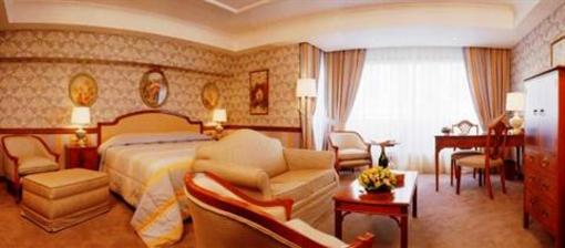 фото отеля Izan Avenue Louise