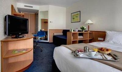 фото отеля Best Western Hotel Paris Val De Bievre Jouy-en-Josas