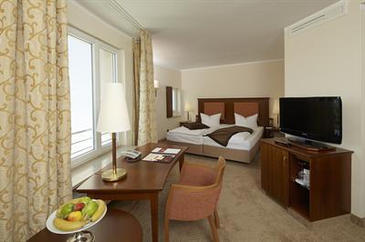 фото отеля Burg Staufeneck Hotel Salach