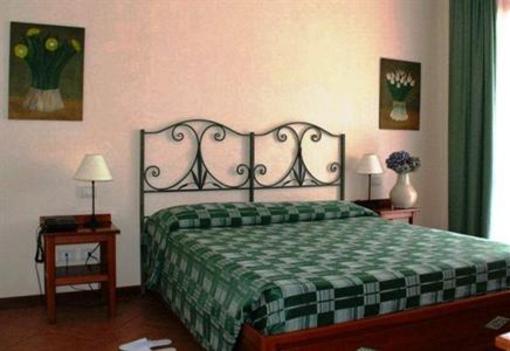 фото отеля Hotel Club Le Zagare Villasimius