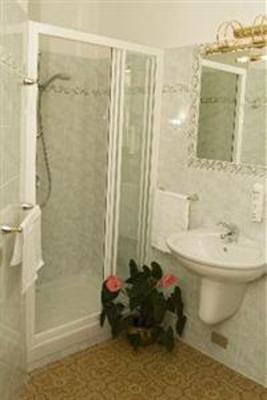 фото отеля Hotel Mirabeau Civenna