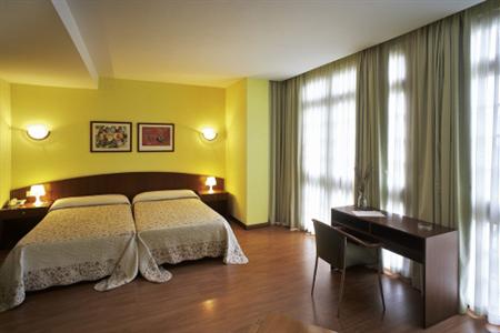 фото отеля Hotel De la Villa Arga Aviles