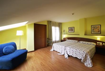 фото отеля Hotel De la Villa Arga Aviles