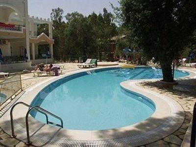 фото отеля St Nicholas Beach Apartments