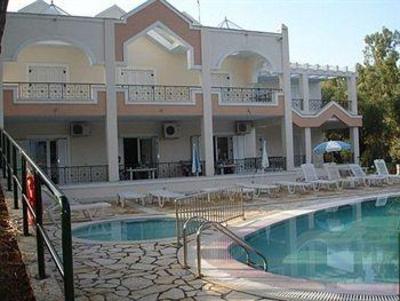 фото отеля St Nicholas Beach Apartments