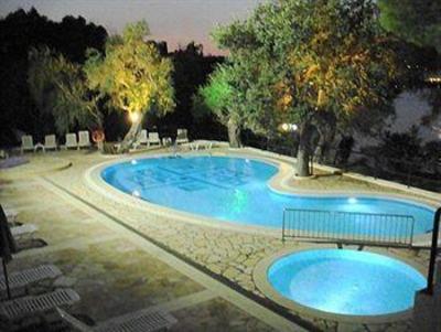 фото отеля St Nicholas Beach Apartments