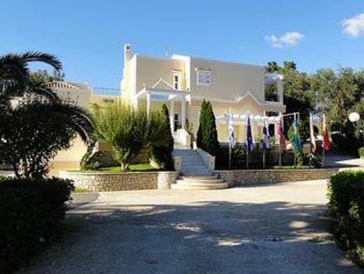 фото отеля St Nicholas Beach Apartments