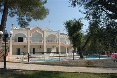 фото отеля St Nicholas Beach Apartments