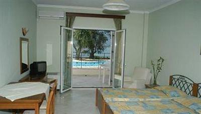 фото отеля St Nicholas Beach Apartments