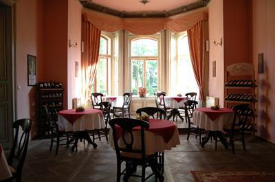 фото отеля Schlosshotel Mostov