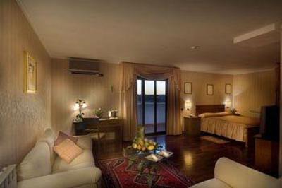 фото отеля Park Hotel Latina