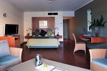 фото отеля The Hotel Cairns