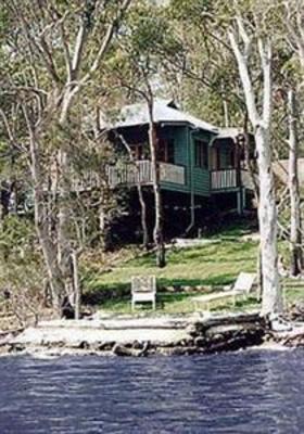 фото отеля Eumarella Shores Noosa Lake Retreat Weyba Downs