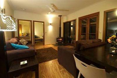 фото отеля Eumarella Shores Noosa Lake Retreat Weyba Downs