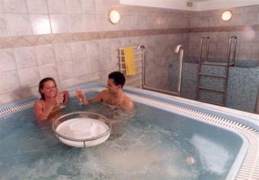фото отеля Golden Ball Club Hotel & Wellness Gyor